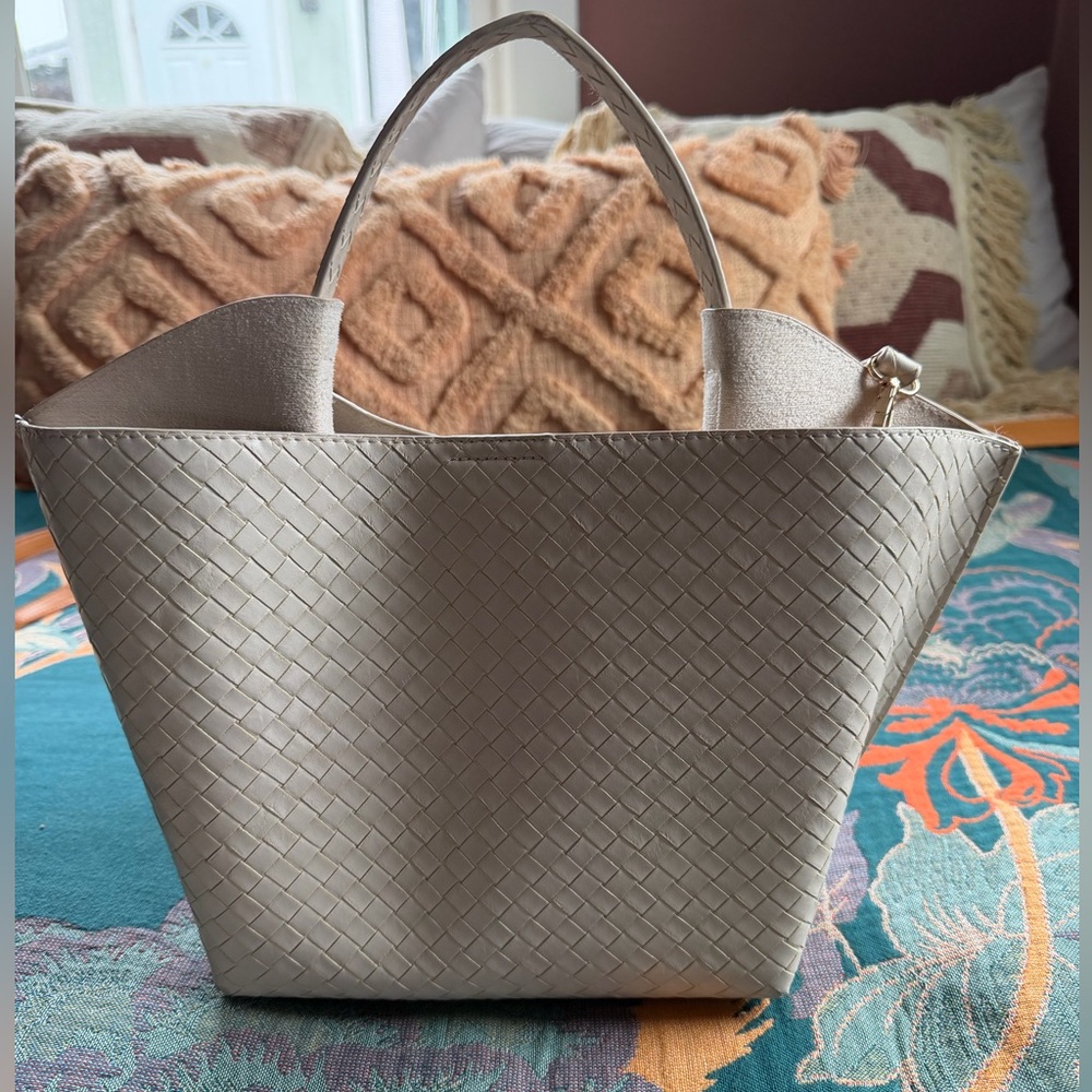 House of Harlow 1960 Taupe Woven Tote